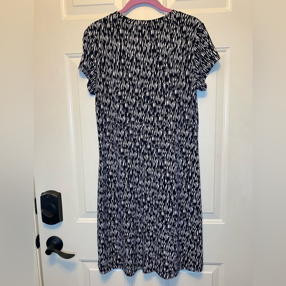 Chico's Easywear Black & White Print Stretch A-line Mini Dress Size 0 (S or 4) - Picture 2 of 11